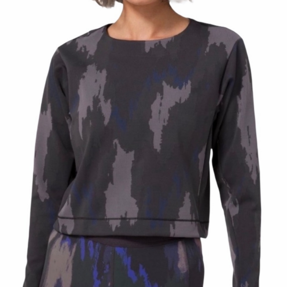 Lululemon x Robert Geller Take the Moment Top